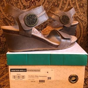 Aetrex Adjustable Strap Wedge Sandal